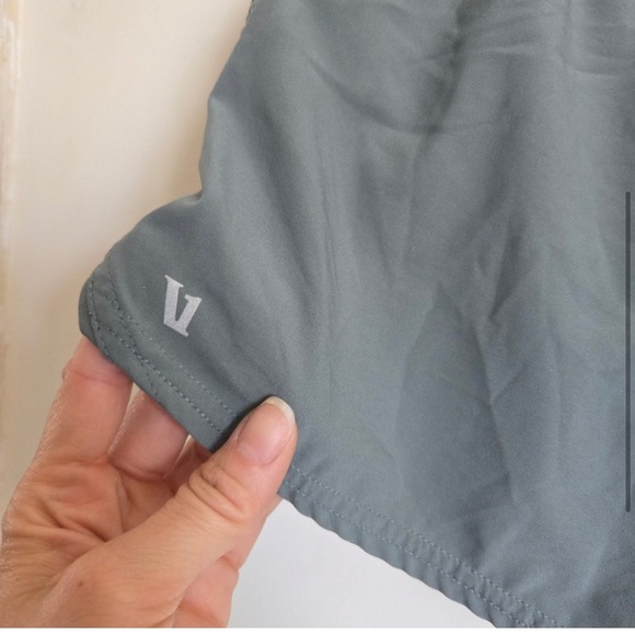 - Vuori Size Small Seafoam Green Relaxed Lines Athletic Casual Short Shorts - Picture 3 of 5